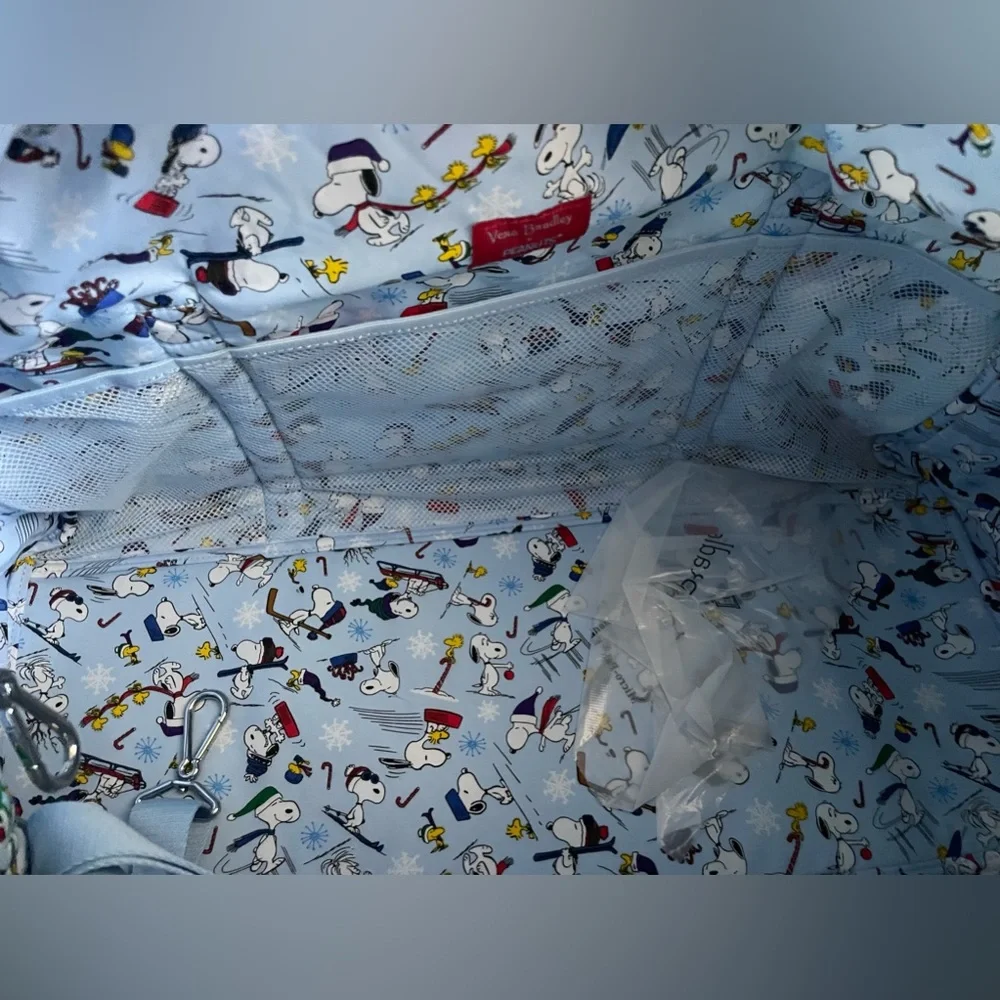 Vera Bradley large duffle snoopy ski slope NEW - Picture 11 of 12